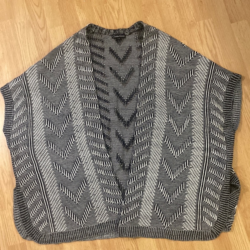 Short sleeved flyaway cardigan